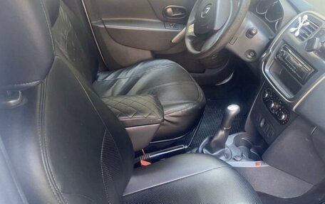 Renault Logan II, 2017 год, 440 000 рублей, 4 фотография