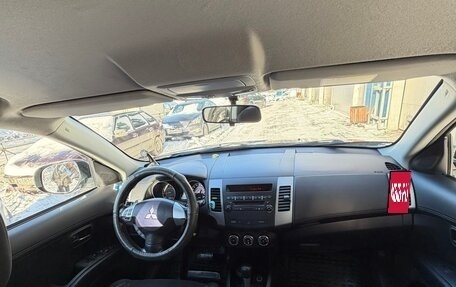 Mitsubishi Outlander III рестайлинг 3, 2010 год, 1 400 000 рублей, 8 фотография