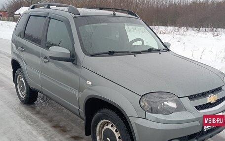 Chevrolet Niva I рестайлинг, 2018 год, 875 000 рублей, 4 фотография