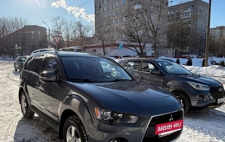 Mitsubishi Outlander III рестайлинг 3, 2010 год, 1 400 000 рублей, 3 фотография