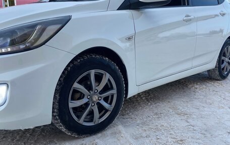 Hyundai Solaris II рестайлинг, 2013 год, 900 000 рублей, 5 фотография