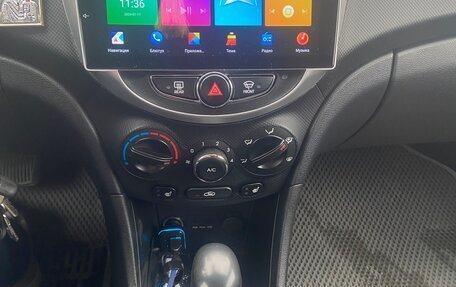 Hyundai Solaris II рестайлинг, 2013 год, 900 000 рублей, 7 фотография