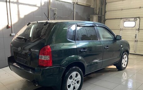 Hyundai Tucson III, 2007 год, 639 000 рублей, 2 фотография