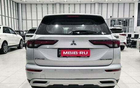 Mitsubishi Outlander, 2023 год, 3 949 000 рублей, 10 фотография