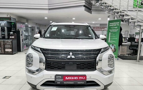 Mitsubishi Outlander, 2023 год, 3 949 000 рублей, 6 фотография