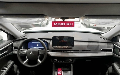 Mitsubishi Outlander, 2023 год, 3 949 000 рублей, 18 фотография