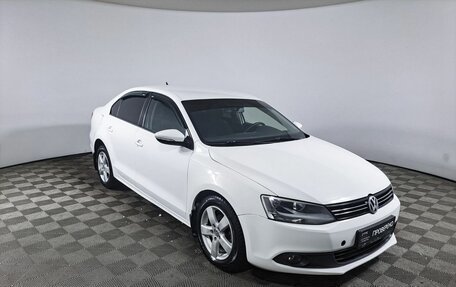 Volkswagen Jetta VI, 2012 год, 999 000 рублей, 3 фотография