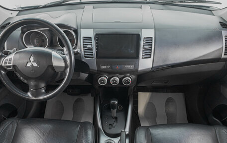 Mitsubishi Outlander III рестайлинг 3, 2007 год, 1 399 000 рублей, 10 фотография