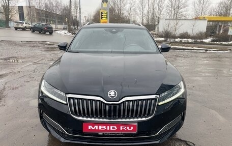 Skoda Superb III рестайлинг, 2021 год, 4 000 000 рублей, 1 фотография