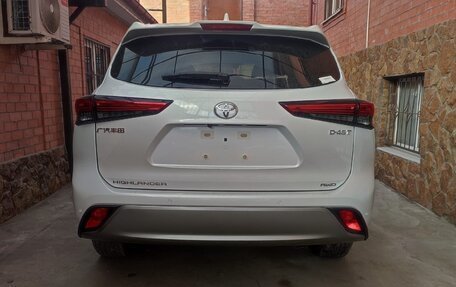 Toyota Highlander, 2025 год, 5 250 000 рублей, 2 фотография