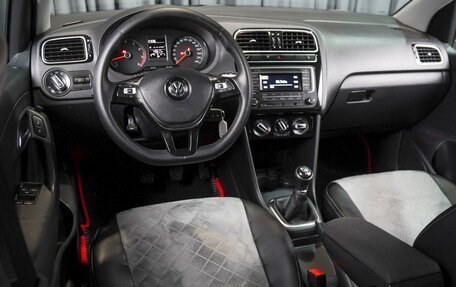 Volkswagen Polo VI (EU Market), 2017 год, 950 000 рублей, 6 фотография