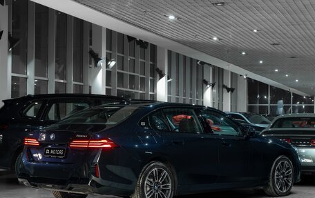 BMW 5 серия, 2025 год, 7 900 000 рублей, 4 фотография