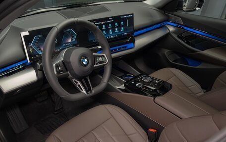 BMW 5 серия, 2025 год, 7 900 000 рублей, 9 фотография