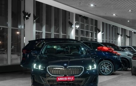 BMW 5 серия, 2025 год, 7 900 000 рублей, 2 фотография