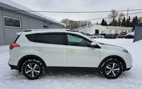 Toyota RAV4, 2017 год, 2 616 000 рублей, 4 фотография