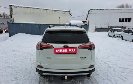 Toyota RAV4, 2017 год, 2 616 000 рублей, 6 фотография