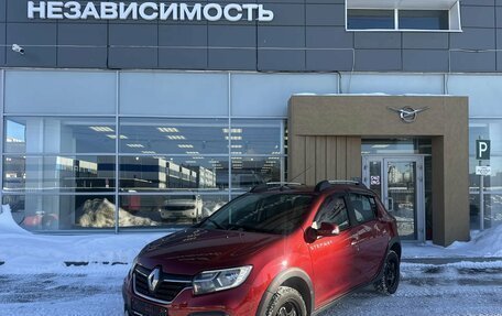 Renault Sandero II рестайлинг, 2018 год, 1 040 000 рублей, 2 фотография