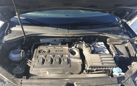 Volkswagen Tiguan II, 2018 год, 2 750 000 рублей, 19 фотография