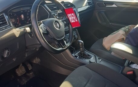 Volkswagen Tiguan II, 2018 год, 2 750 000 рублей, 16 фотография