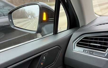 Volkswagen Tiguan II, 2018 год, 2 599 000 рублей, 7 фотография