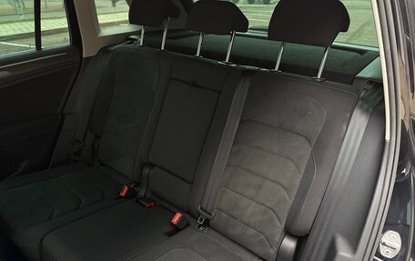 Volkswagen Tiguan II, 2018 год, 2 599 000 рублей, 13 фотография