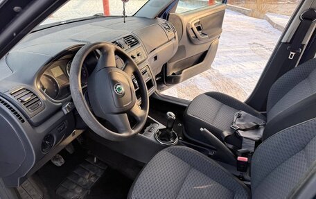 Skoda Fabia II, 2011 год, 800 000 рублей, 11 фотография