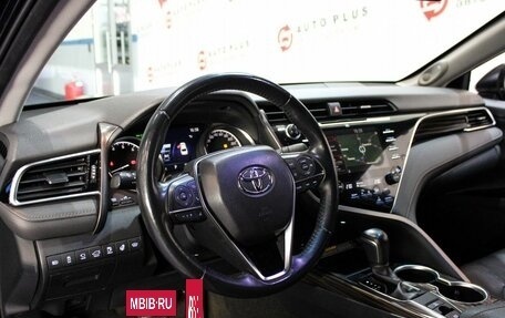 Toyota Camry, 2020 год, 3 649 000 рублей, 7 фотография
