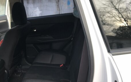 Mitsubishi Outlander III рестайлинг 3, 2012 год, 1 200 000 рублей, 7 фотография