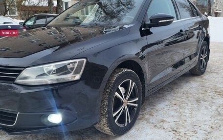 Volkswagen Jetta VI, 2013 год, 1 100 000 рублей, 1 фотография