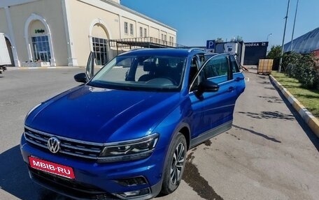Volkswagen Tiguan II, 2019 год, 1 980 000 рублей, 1 фотография