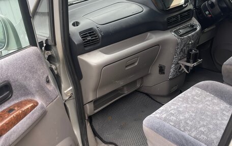 Nissan Serena II, 2001 год, 500 000 рублей, 15 фотография