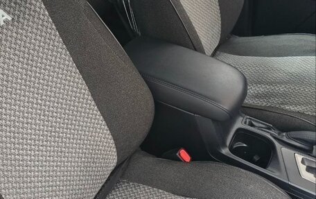 Toyota RAV4, 2017 год, 2 450 000 рублей, 4 фотография