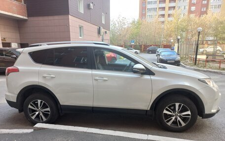 Toyota RAV4, 2017 год, 2 450 000 рублей, 10 фотография