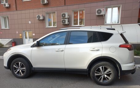 Toyota RAV4, 2017 год, 2 450 000 рублей, 12 фотография