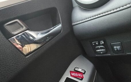 Toyota RAV4, 2017 год, 2 450 000 рублей, 6 фотография