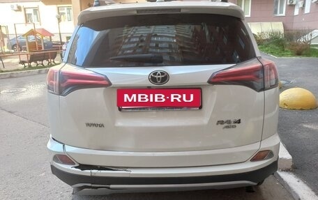 Toyota RAV4, 2017 год, 2 450 000 рублей, 13 фотография