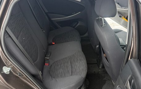 Hyundai Solaris II рестайлинг, 2015 год, 890 000 рублей, 16 фотография