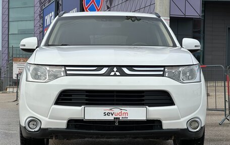 Mitsubishi Outlander III рестайлинг 3, 2013 год, 1 497 000 рублей, 5 фотография