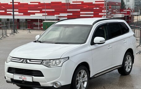 Mitsubishi Outlander III рестайлинг 3, 2013 год, 1 497 000 рублей, 10 фотография