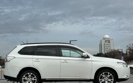 Mitsubishi Outlander III рестайлинг 3, 2013 год, 1 497 000 рублей, 11 фотография