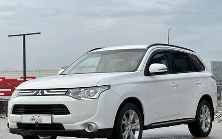 Mitsubishi Outlander III рестайлинг 3, 2013 год, 1 497 000 рублей, 8 фотография