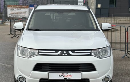 Mitsubishi Outlander III рестайлинг 3, 2013 год, 1 497 000 рублей, 6 фотография