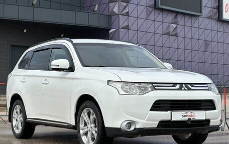 Mitsubishi Outlander III рестайлинг 3, 2013 год, 1 497 000 рублей, 2 фотография