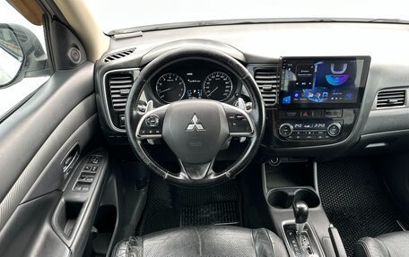 Mitsubishi Outlander III рестайлинг 3, 2013 год, 1 497 000 рублей, 19 фотография