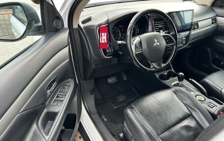 Mitsubishi Outlander III рестайлинг 3, 2013 год, 1 497 000 рублей, 14 фотография