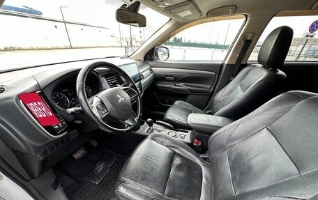 Mitsubishi Outlander III рестайлинг 3, 2013 год, 1 497 000 рублей, 16 фотография