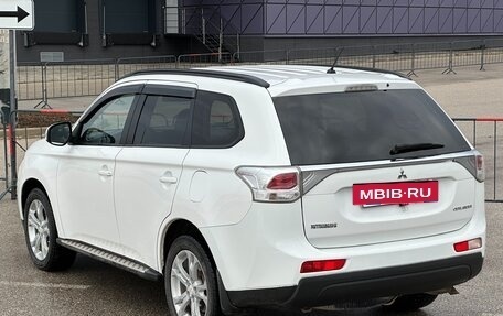 Mitsubishi Outlander III рестайлинг 3, 2013 год, 1 497 000 рублей, 26 фотография