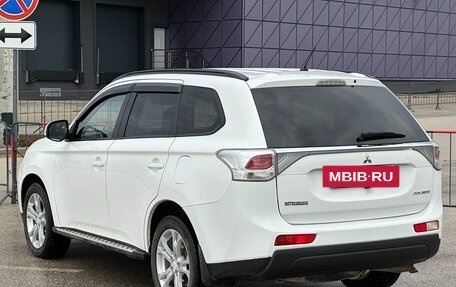Mitsubishi Outlander III рестайлинг 3, 2013 год, 1 497 000 рублей, 25 фотография