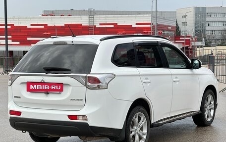 Mitsubishi Outlander III рестайлинг 3, 2013 год, 1 497 000 рублей, 31 фотография