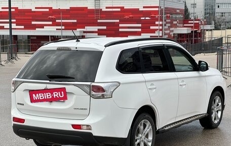 Mitsubishi Outlander III рестайлинг 3, 2013 год, 1 497 000 рублей, 32 фотография